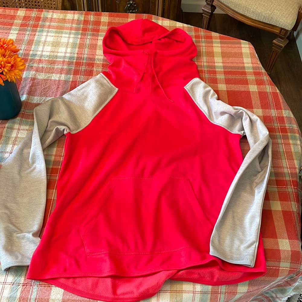 Champion Duo Dry Pullover Red and Gray Sweatshirt Hoodie.